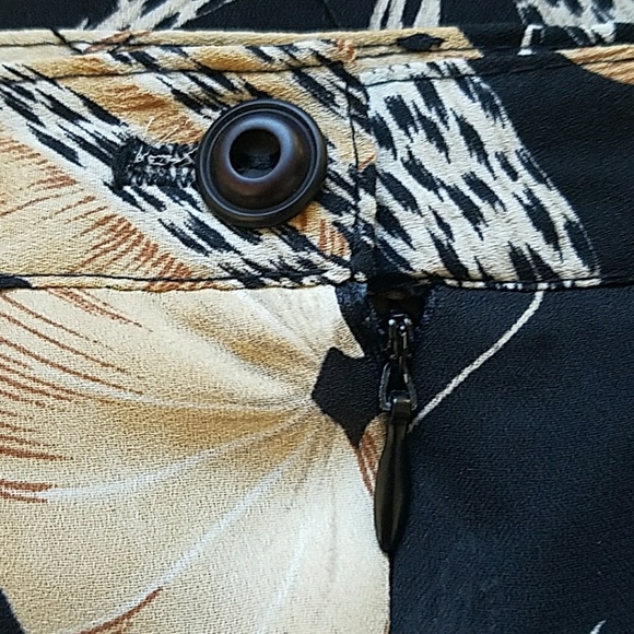 Beautiful tropical print lined skirt - Picture 4 of 8